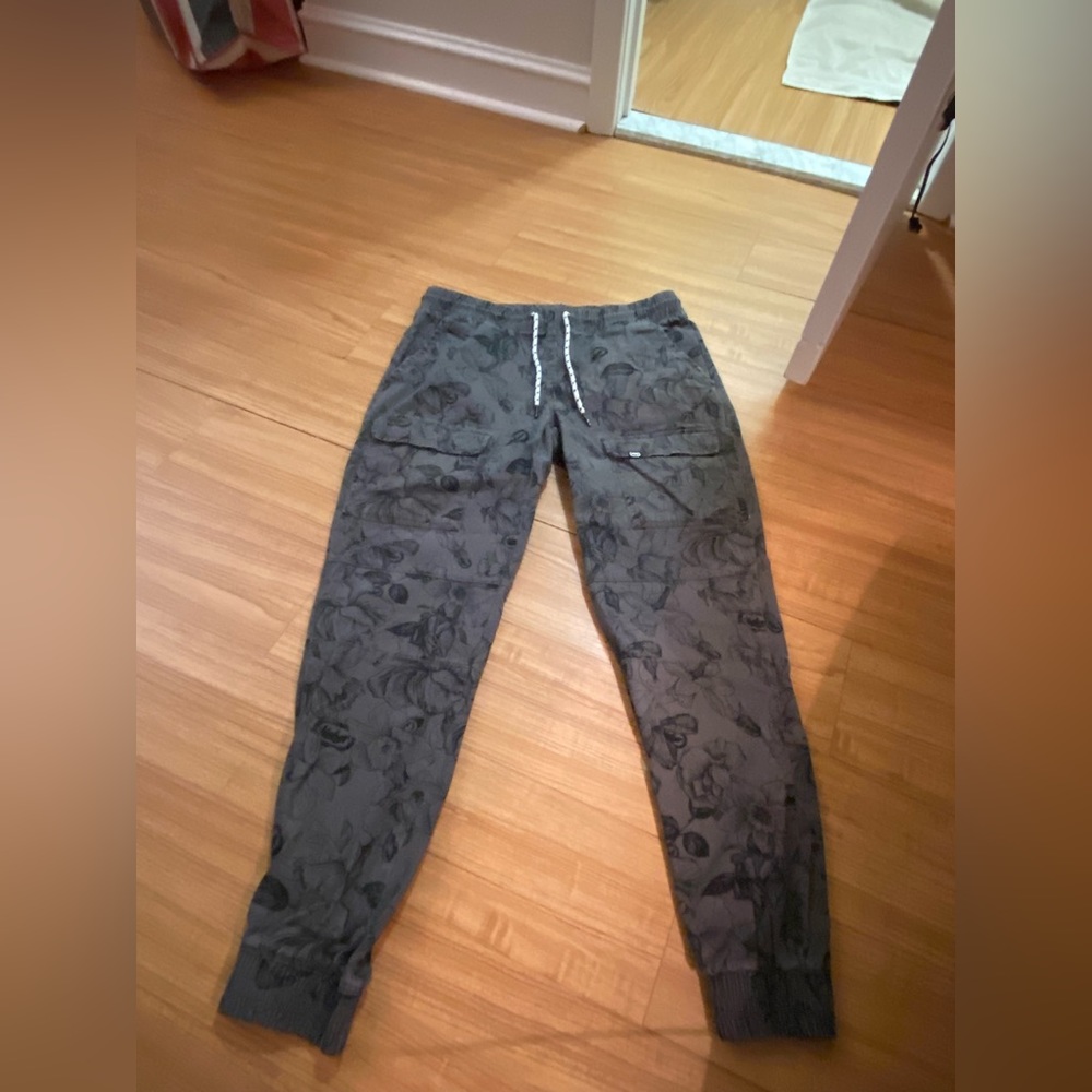 Men’s Echo Unlimited cargo style pants with drawstring sz.Large